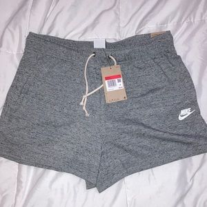 NWT Women’s Nike Mid Rise shorts.